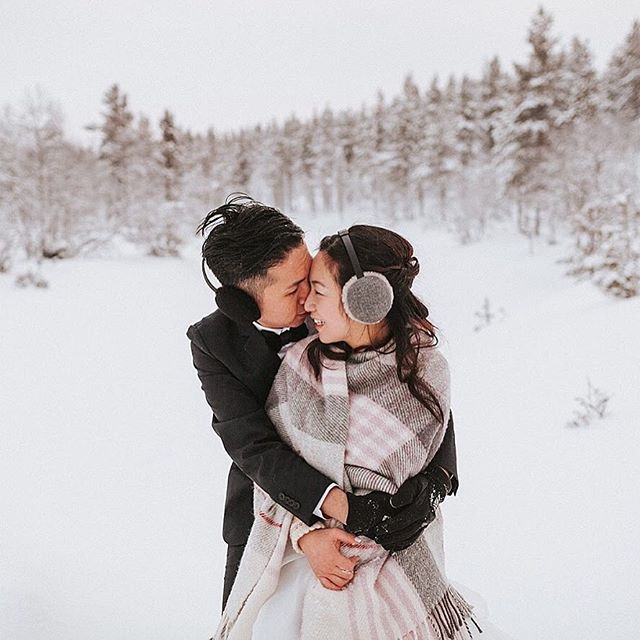 Did you catch these two over on the blog today? They did their wedding shoot in Finnish Lapland with @mariahedengrenphotos and it’s simply magical ❄️